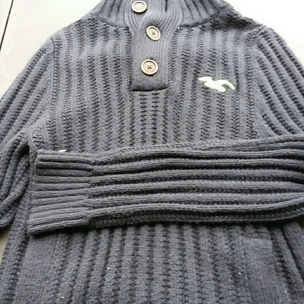 Hollister guys sweater
